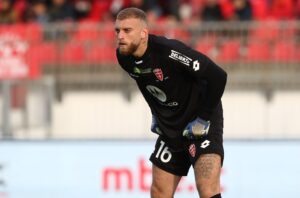 MONZA, ITALY - NOVEMBER 06: Michele Di Gregorio of AC Monza looks on during the Serie A match between AC Monza and Hellas Verona at Stadio Brianteo on November 06, 2022 in Monza, Italy. (Photo by Marco Luzzani/Getty Images)