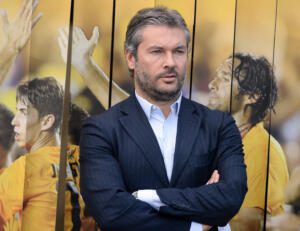 VERONA, ITALY - NOVEMBER 03: Sean Sogliano, Sport Manager of Hellas Verona FC looks on during the Serie A match between Hellas Verona FC and Cagliari Calcio at Stadio Marc'Antonio Bentegodi on November 3, 2013 in Verona, Italy. (Photo by Claudio Villa/Getty Images)