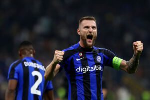 MILAN, ITALY - OCTOBER 04: Milan Skriniar of FC Internazionale celebrates after their side's victory during the UEFA Champions League group C match between FC Internazionale and FC Barcelona at San Siro Stadium on October 04, 2022 in Milan, Italy. (Photo by Marco Luzzani/Getty Images)