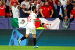 SEVILLE, SPAIN - OCTOBER 25: Isco of Sevilla FC celebrates after scoring their team's second goal during the UEFA Champions League group G match between Sevilla FC and FC Copenhagen at Estadio Ramon Sanchez Pizjuan on October 25, 2022 in Seville, Spain. (Photo by Fran Santiago/Getty Images)