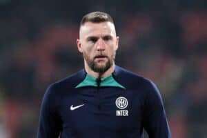 MONZA, ITALY - JANUARY 07: Milan Skriniar of FC Internazionale warms up prior to the Serie A match between AC Monza and FC Internazionale at Stadio Brianteo on January 07, 2023 in Monza, Italy. (Photo by Emilio Andreoli/Getty Images)