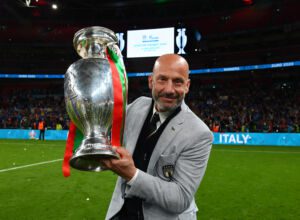 LONDON, ENGLAND - JULY 11: Head of Italy delegation Gianluca Vialli celebrates with The Henri Delaunay Trophy following his team's victory in the UEFA Euro 2020 Championship Final between Italy and England at Wembley Stadium on July 11, 2021 in London, England. (Photo by Claudio Villa/Getty Images)