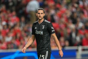 LISBON, PORTUGAL - OCTOBER 25: Adrien Rabiot of Juventus in action during the UEFA Champions League group H match between SL Benfica and Juventus at Estadio do Sport Lisboa e Benfica on October 25, 2022 in Lisbon, Portugal. (Photo by Octavio Passos/Getty Images)