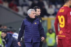 LA SPEZIA, ITALY - JANUARY 22: José Mário dos Santos Mourinho Félix manager of AS Roma looks on during the Serie A match between Spezia Calcio and AS Roma at Stadio Alberto Picco on January 22, 2023 in La Spezia, Italy. (Photo by Gabriele Maltinti/Getty Images)