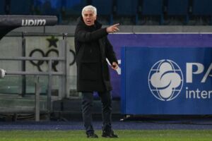 Atalanta's Italian coach Gian Piero Gasperini gives instructions during the Italian Serie A football match between Lazio and Atalanta on February 11, 2023 at the Olympic stadium in Rome. (Photo by Vincenzo PINTO / AFP) (Photo by VINCENZO PINTO/AFP via Getty Images)