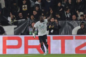 LA SPEZIA, ITALY - MARCH 11: M'bala Nzola of Spezia Calcio celebrates after scoring a goal during the Serie A match between Spezia Calcio and FC Internazionale at Stadio Alberto Picco on March 11, 2023 in La Spezia, Italy. (Photo by Gabriele Maltinti/Getty Images)