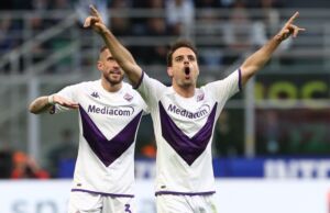 MILAN, ITALY - APRIL 01: Giacomo Bonaventura of ACF Fiorentina celebrates after scoring the opening goal during the Serie A match between FC Internazionale and ACF Fiorentina at Stadio Giuseppe Meazza on April 01, 2023 in Milan, Italy. (Photo by Marco Luzzani/Getty Images)