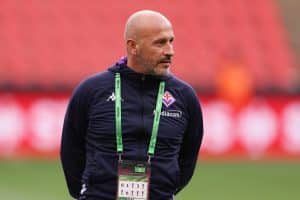 PRAGUE, CZECH REPUBLIC - JUNE 06: Vincenzo Italiano, Head Coach of ACF Fiorentina, inspects the pitch ahead of the UEFA Europa Conference League 2022/23 final match between ACF Fiorentina and West Ham United FC at Eden Arena on June 06, 2023 in Prague, Czech Republic. (Photo by Richard Heathcote/Getty Images)